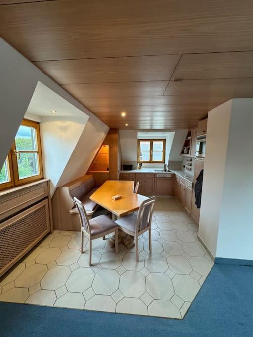 Dachgeschoss In Bahnhof- Und Seenaehe Apartment Herrsching am Ammersee